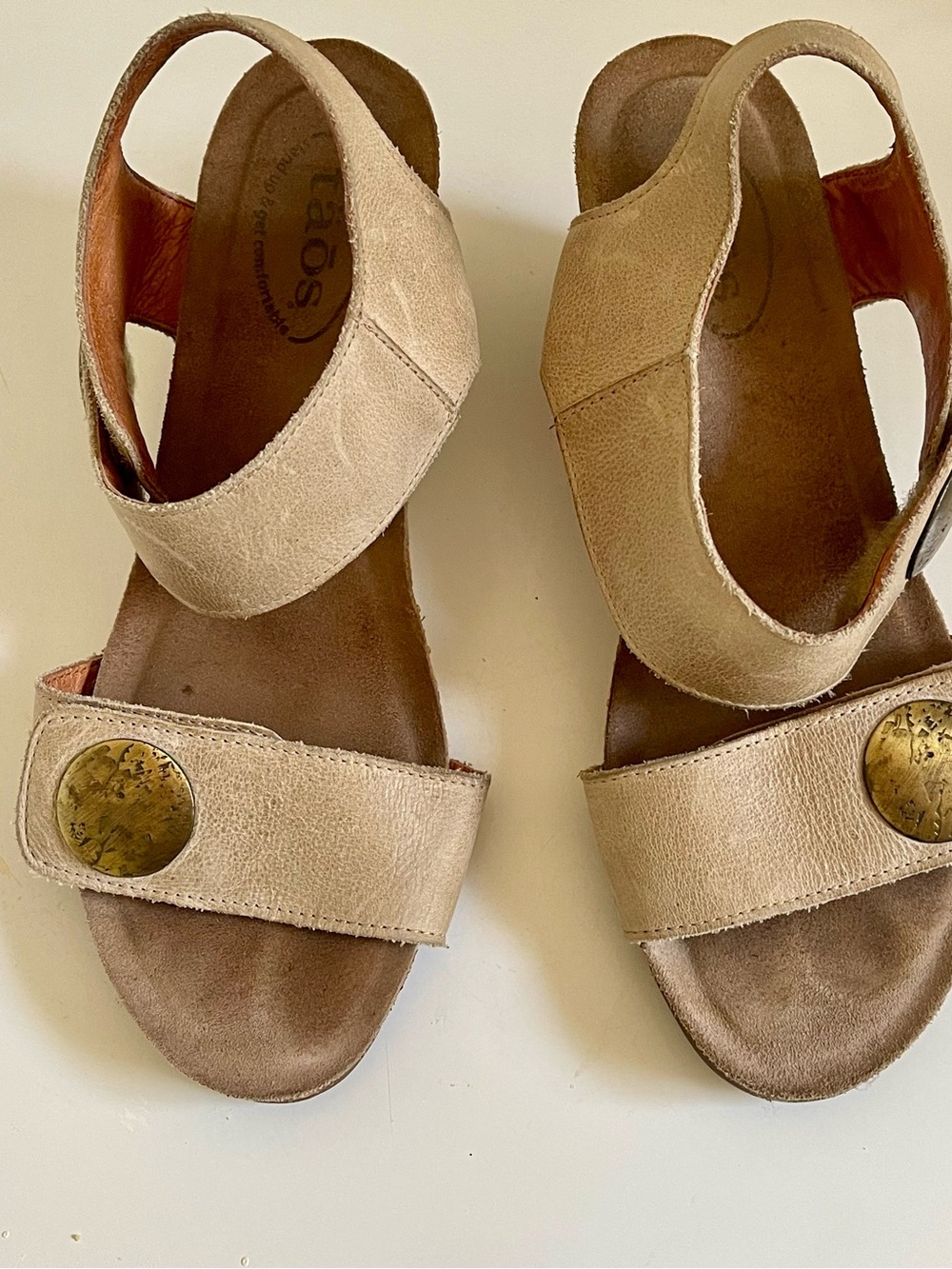 Taos Carousel 2 Leather Wedge Sandals Beige Comfort EU 39 US 8.5